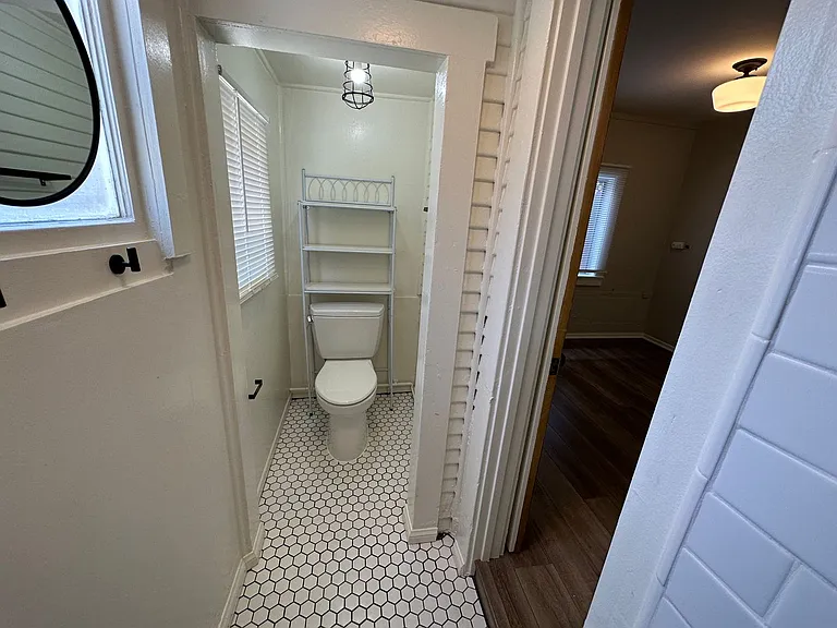 204 S Grand St — Photo 13