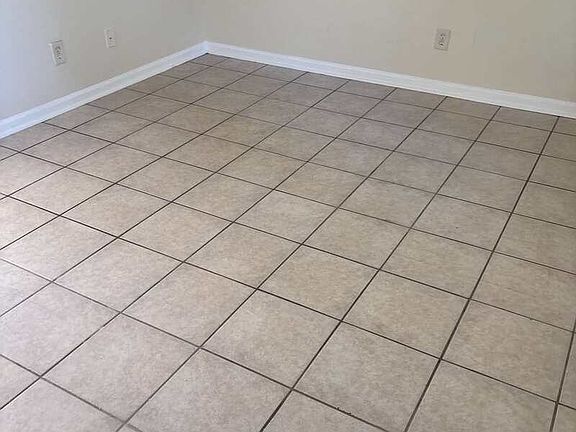 3rd image of 215 Lovelace Dr APT 12