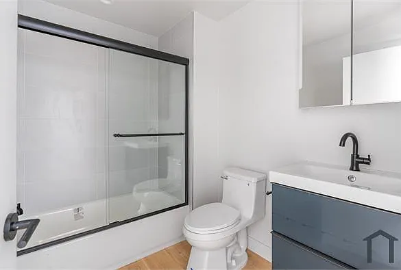 266 S Park View St — Photo 19