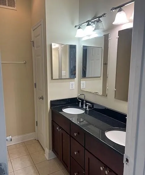 1349 Jackson St — Photo 10