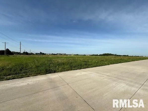 6709 Meghan Ave, Bettendorf, IA 52722