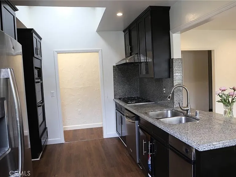 1323 N Cherokee Ave — Photo 8