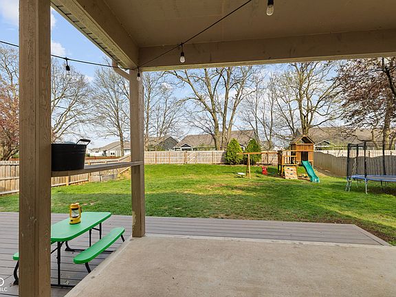 4th image of 16854 Cedar Creek Ln