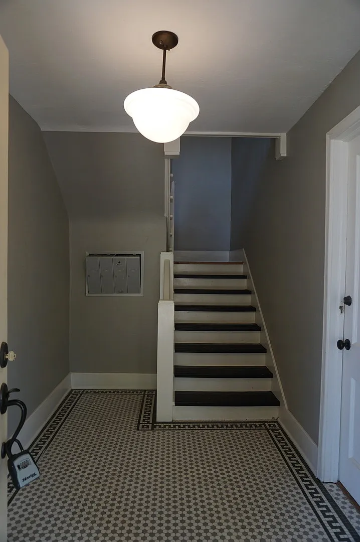 Uptown-424 N W 24th Street — Photo 2