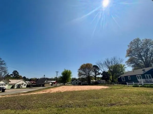 111 N 5th St, Eufaula, OK 74432