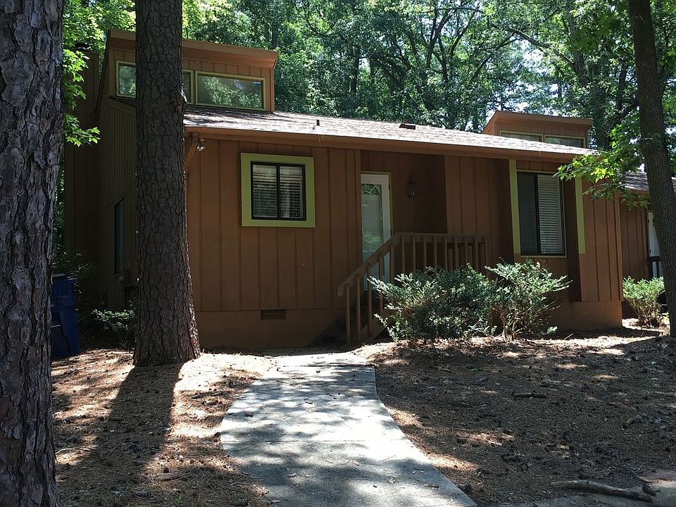 2nd image of 5914 Applewood Ln