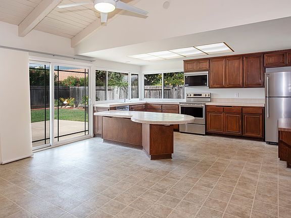 3rd image of 5076 Walnut Park Dr