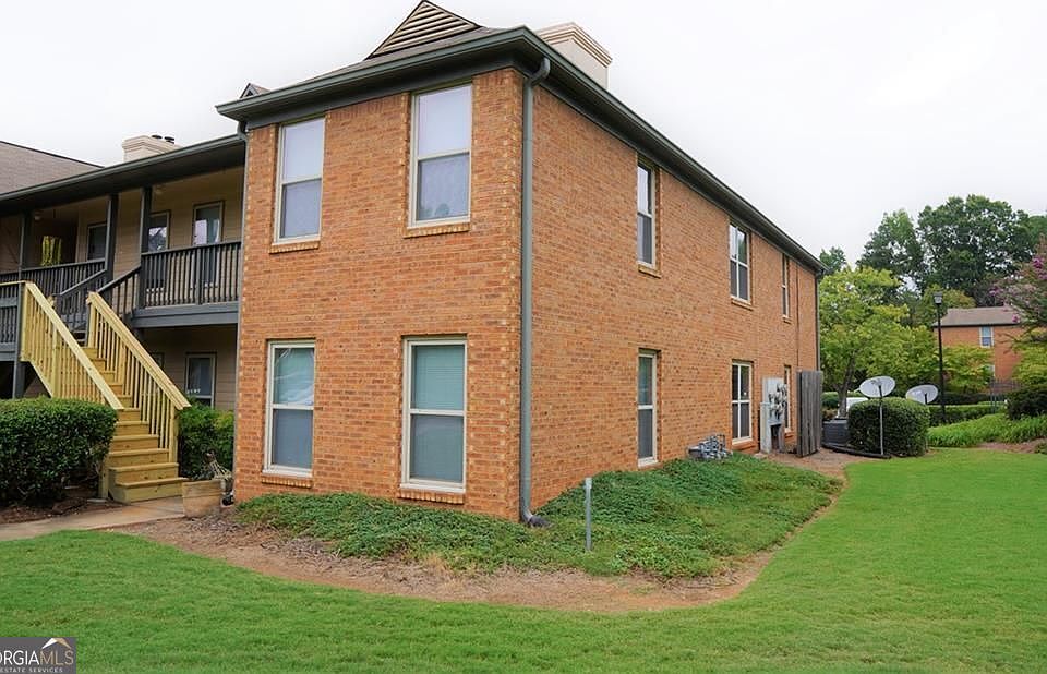 1st image of 1701 Beaumont Cir