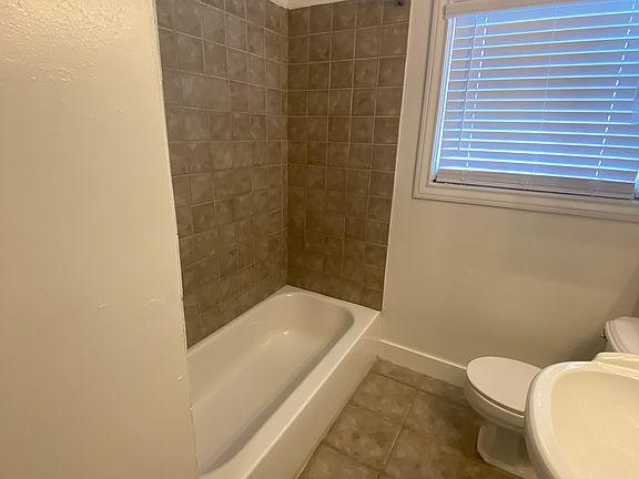 4th image of 1817 Rosewood St #B