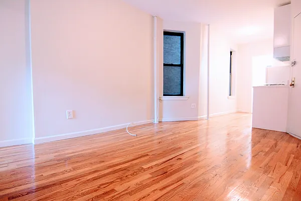 Rented by Voro, LLC | media 17