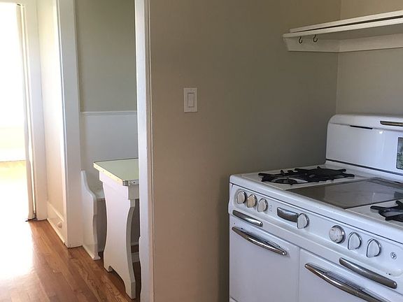 4th image of 4059 Park Blvd