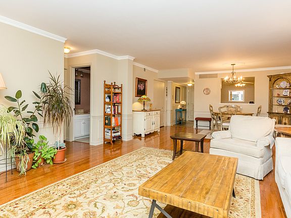 5th image of 235 Marengo Ave APT 4G
