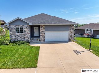 905 Fairway Ct, Crete, NE 68333