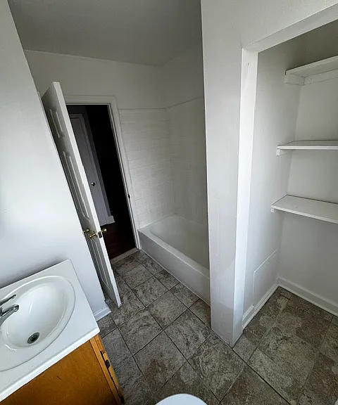 701 W 31st St — Photo 11