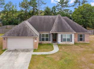 1023 New Castle Dr, Lake Charles, LA 70611