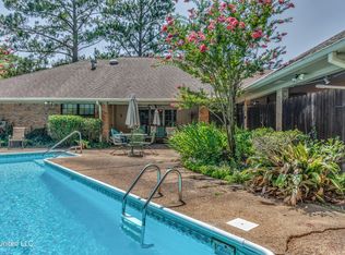 92 Summit Ridge Dr, Brandon, MS 39042