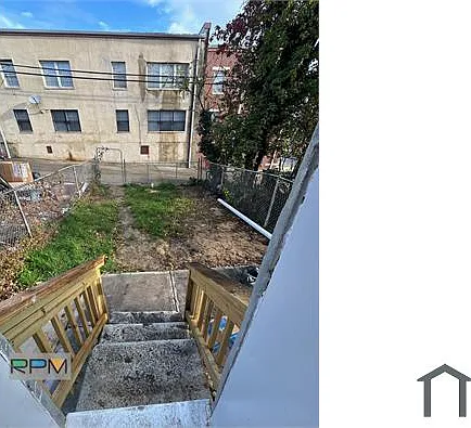 1530 Homestead St — Photo 12