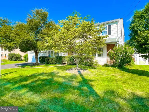 108 Lions Dr, Morrisville, PA 19067