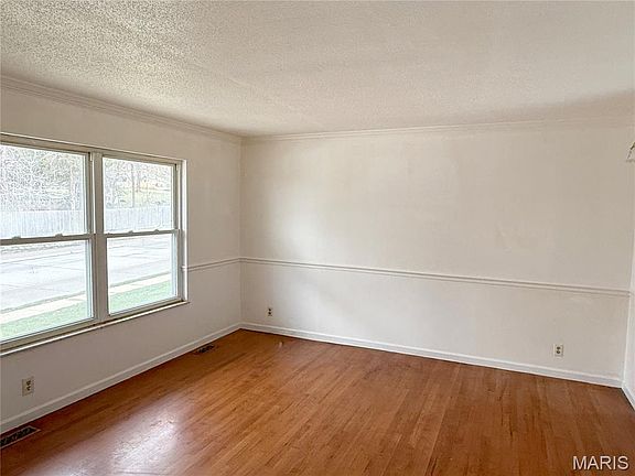 4th image of 4750 Central School Rd