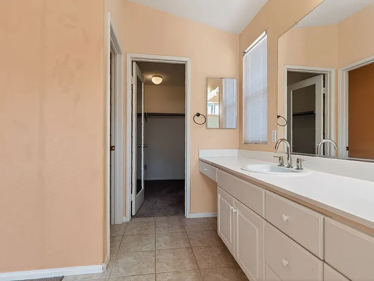 10009 Kika Ct — Photo 17