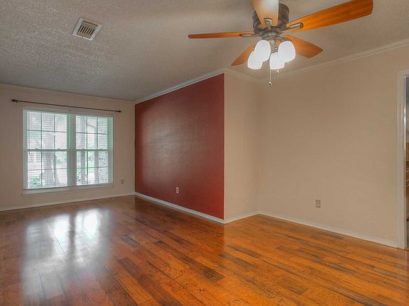 10108 Buffalo Grove Rd-5.jpg