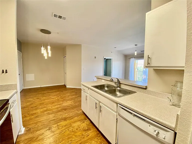 5467 Vineland Rd #6301 — Photo 15