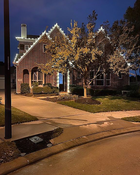 2nd image of 5207 Jackson Park Ln
