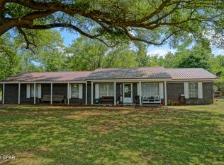 5585 Suncrest Rd, Marianna, FL 32448