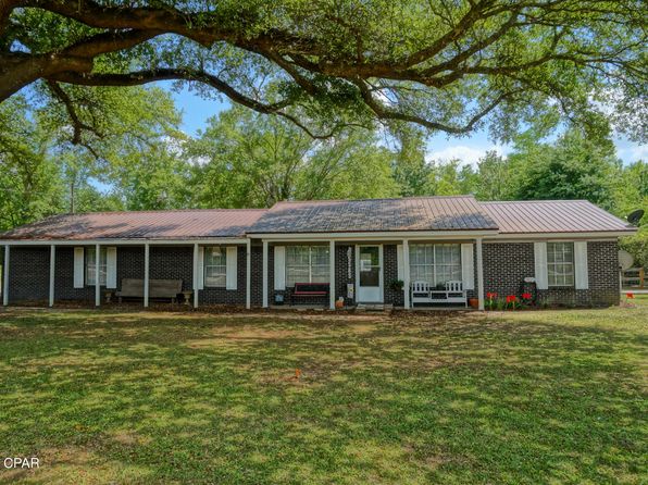 5585 Suncrest Rd, Marianna, FL 32448