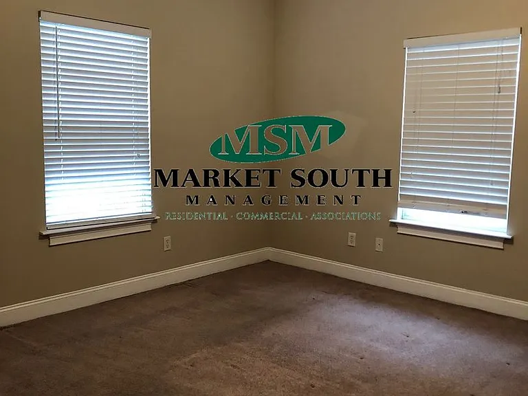 114 Live Oak St — Photo 10