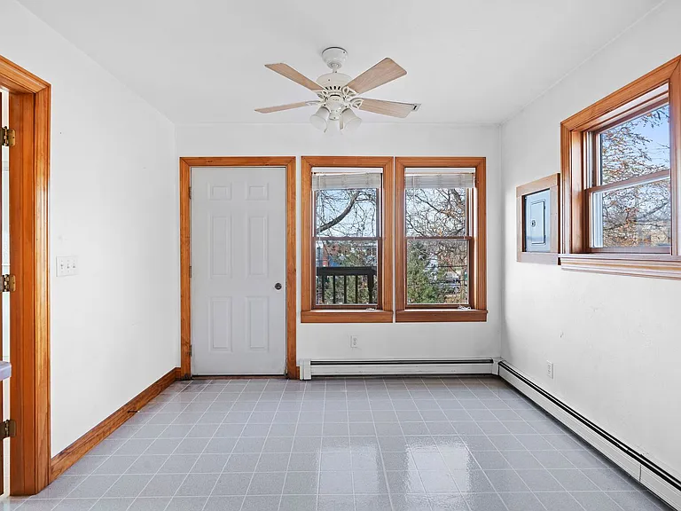 119 N Wisconsin St — Photo 11