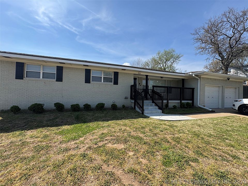 202 N Moccasin Pl, Sapulpa, OK 74066 | Zillow