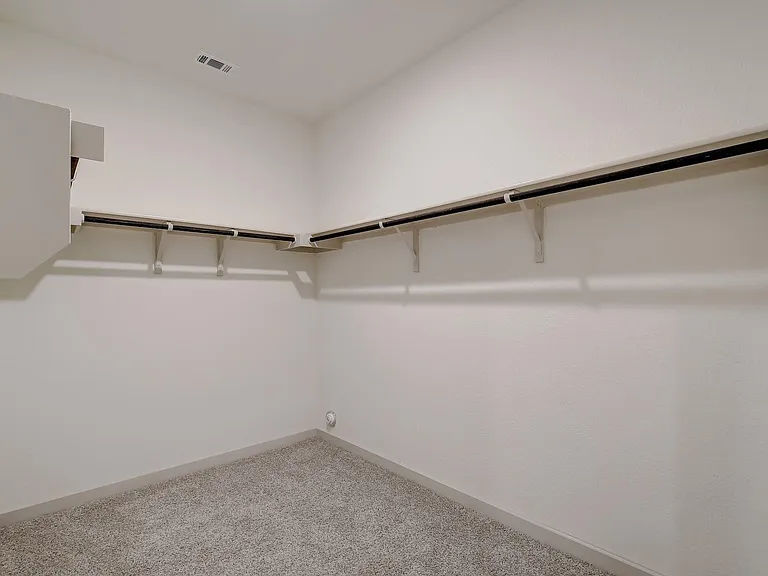 121 Fairfax Ave — Photo 15