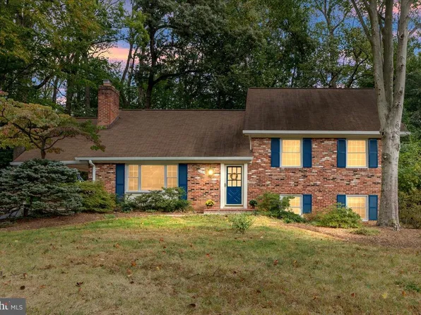 5025 Kingston Dr, Annandale, VA 22003