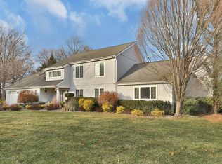 7 Kelesey Dr, Middletown, NJ 07748
