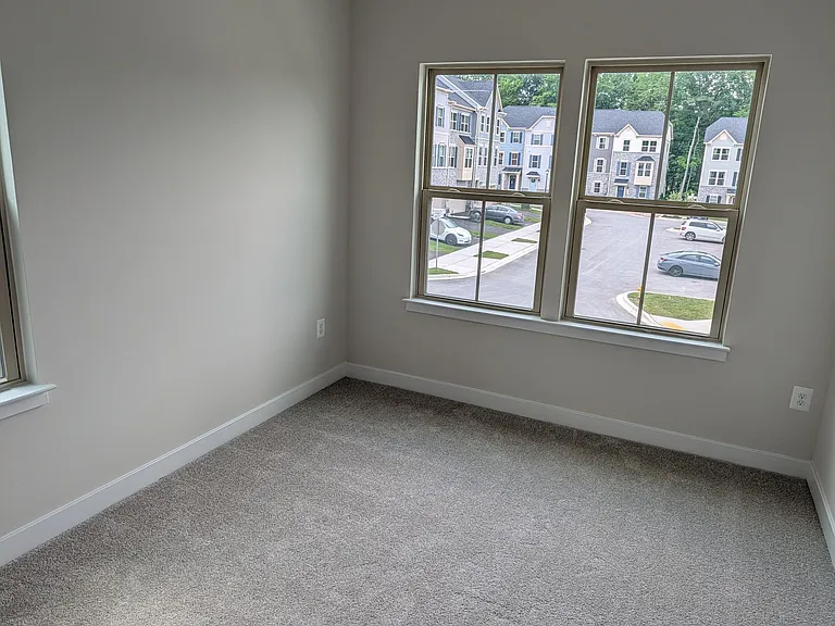 9711 Klamath Ct — Photo 11