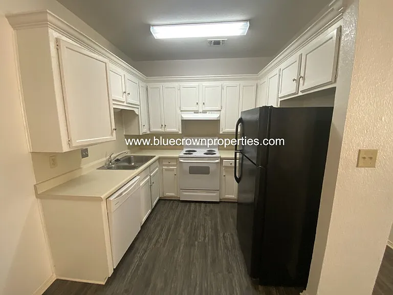 10307 Lone Pine Ln — Photo 4
