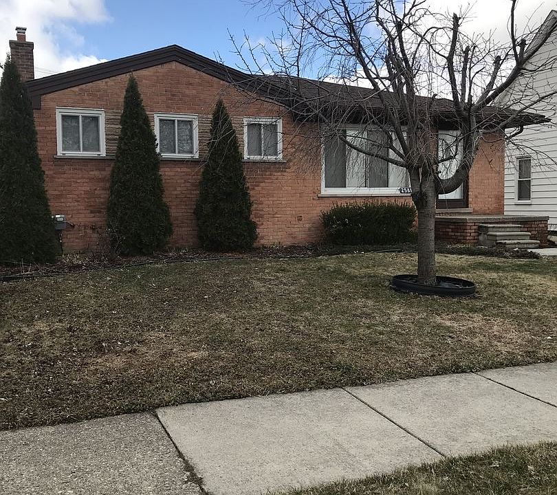 1st image of 25815 Huron St