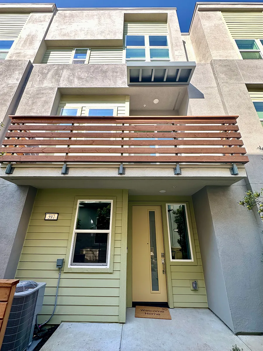 Building Photo - 597 Somi Ct