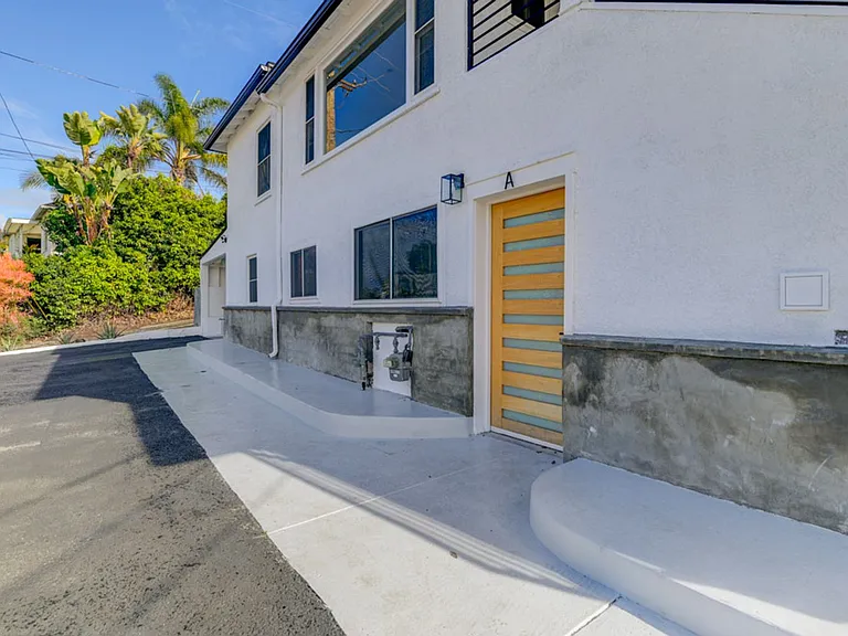 351 Eucalyptus Avenue — Photo 3