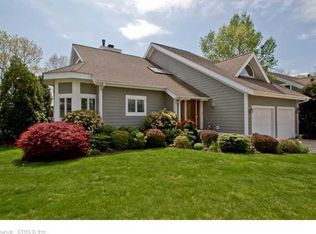 17 Linden Shrs #17, Branford, CT 06405