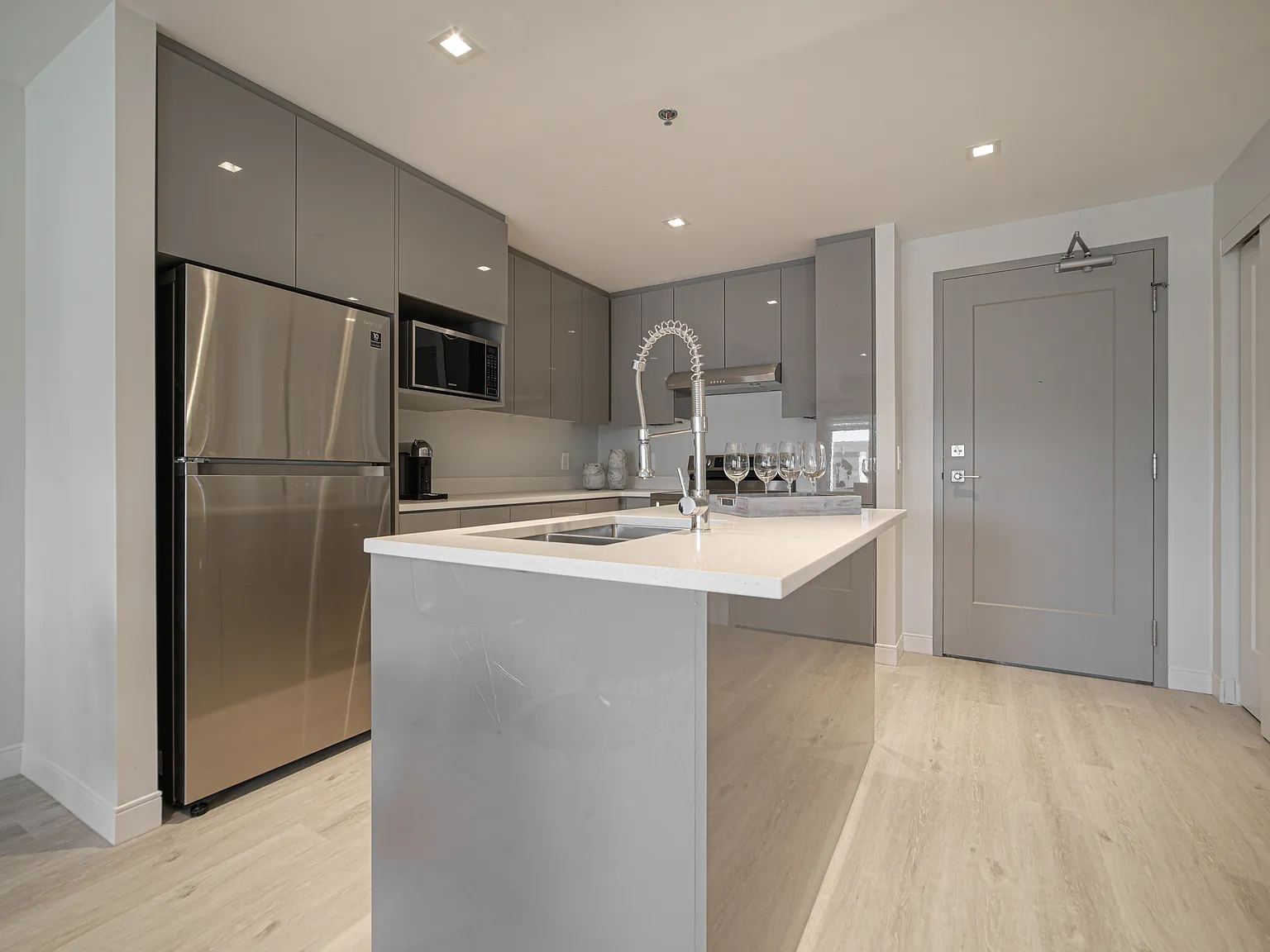 Sachi Apartments — Photo 2