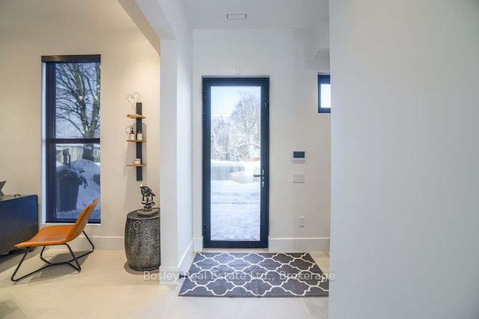 142 6th St, Collingwood, ON - View 4