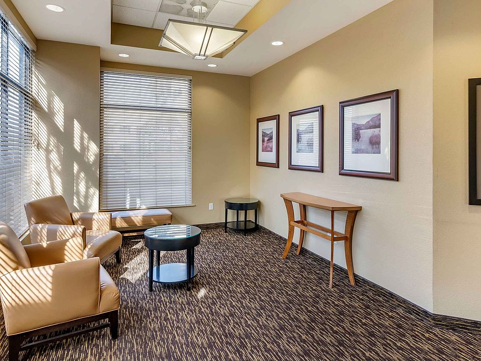Lobby and Guest Check-in