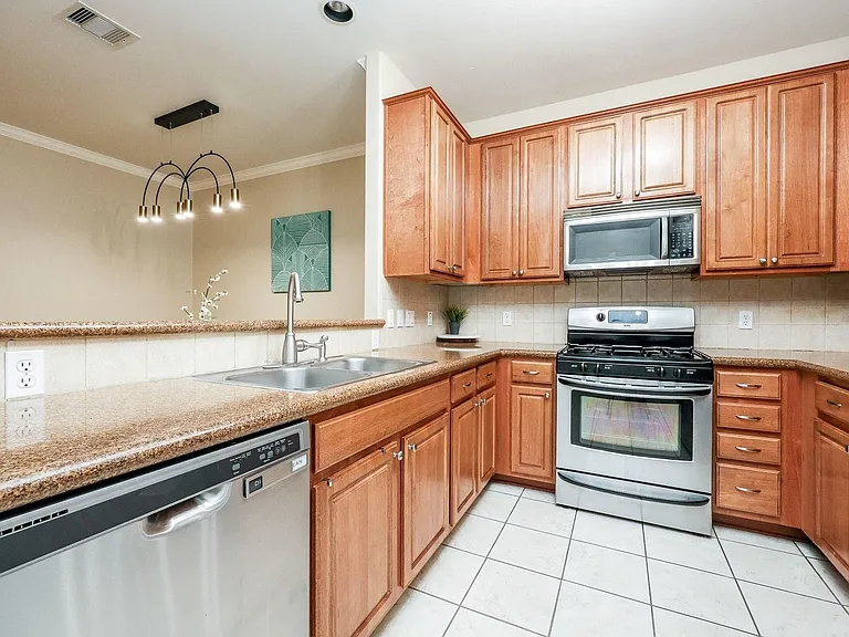 2865 Westhollow Dr #3 — Photo 8