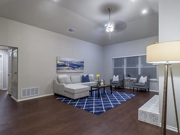 4th image of 655 Cribbs Dr