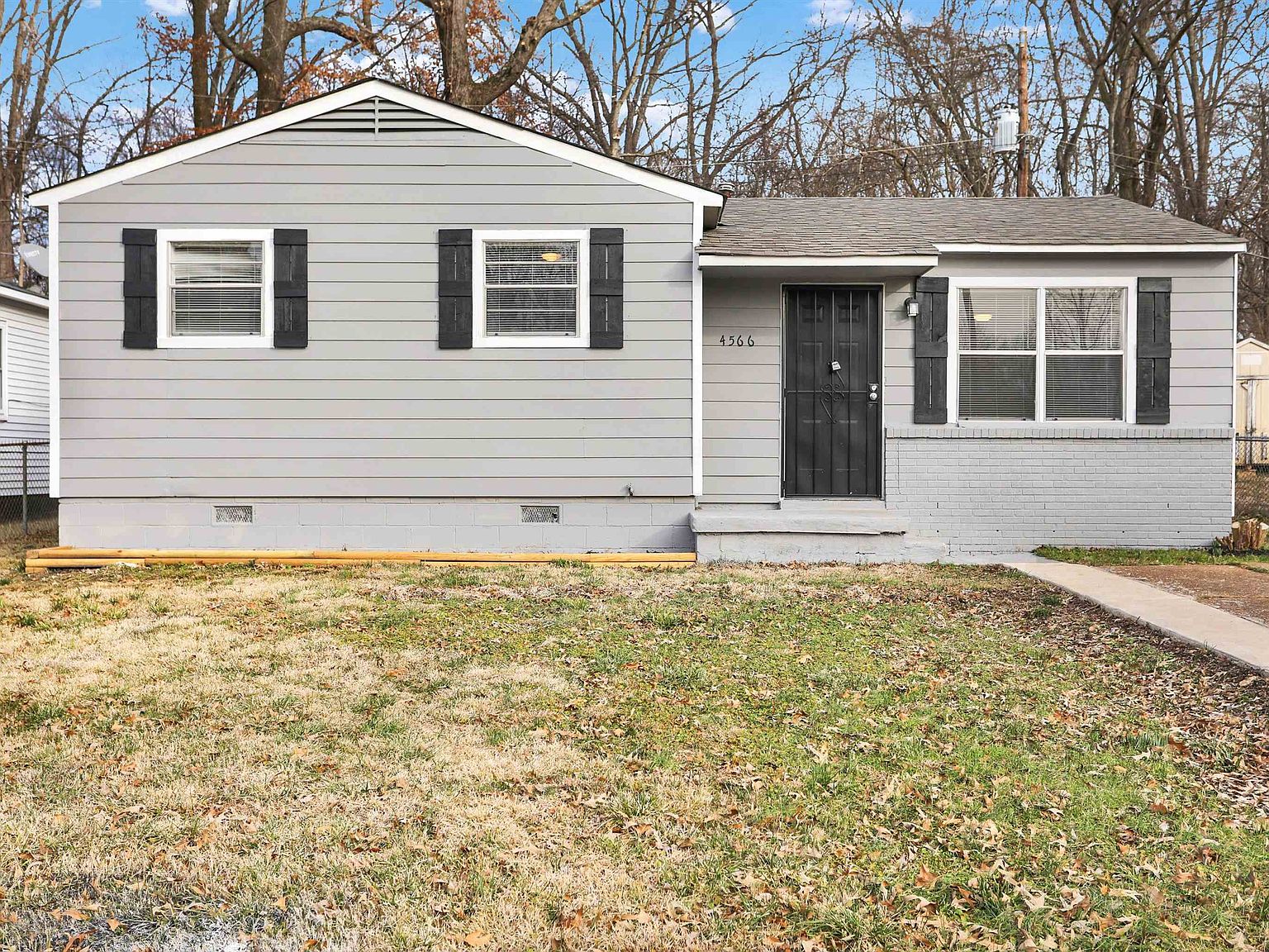 4566 Range Line Rd