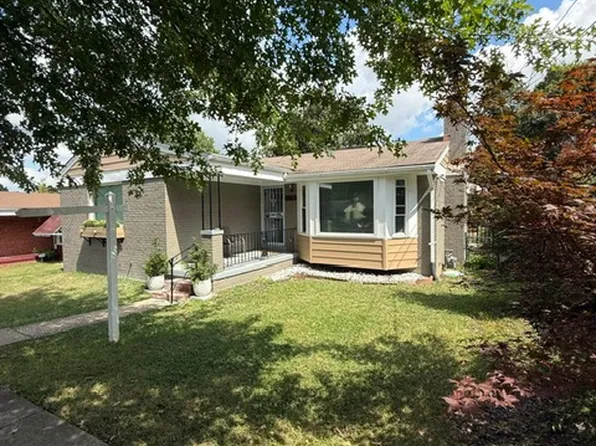 1112 Chaplin St SE, Washington, DC 20019