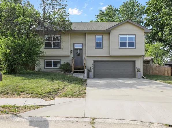 12996 Redman Cir, Omaha, NE 68164