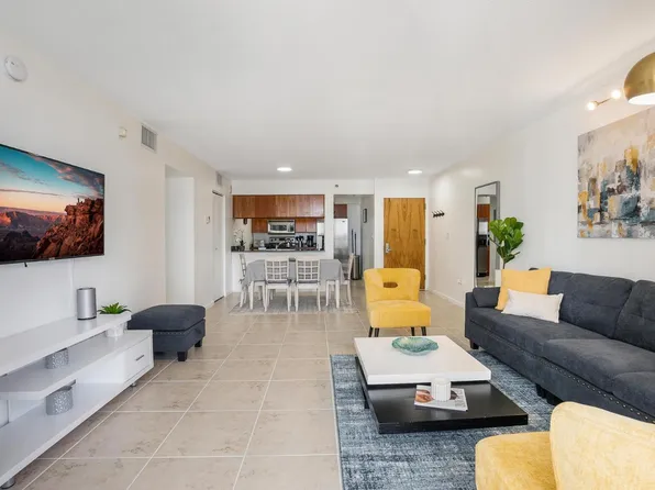 1200 Brickell Bay Dr, Miami, FL